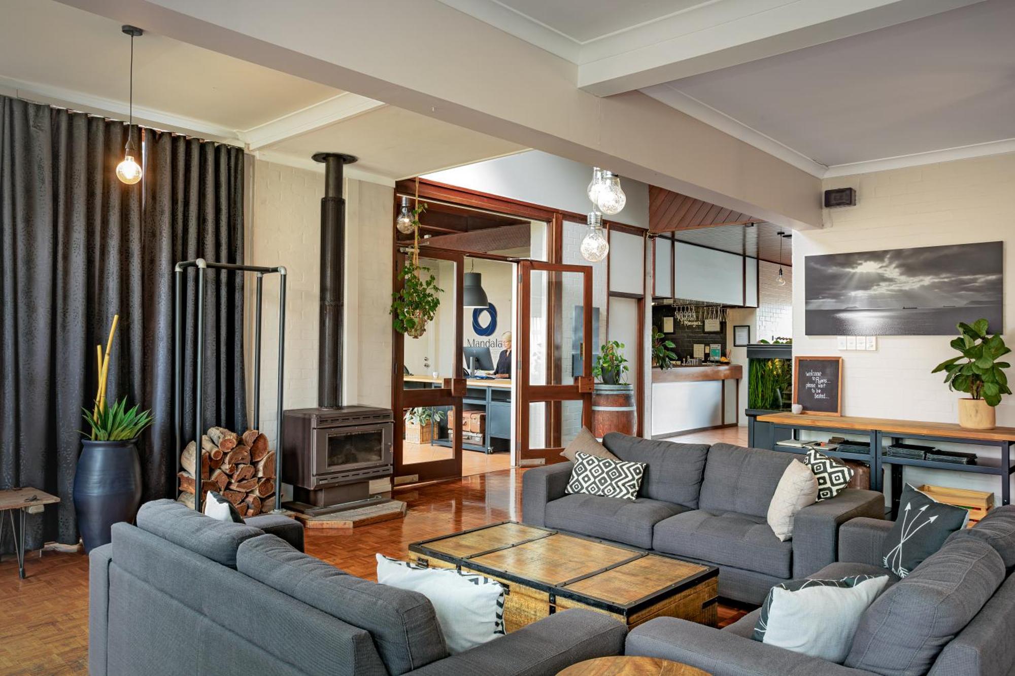 Mandala Ace Albany Hotel Екстер'єр фото